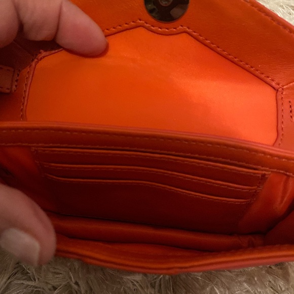 Flawless shoulder, crossbody, clutch. Magnetic closure, 3 credit cards slots - Picture 4 of 10